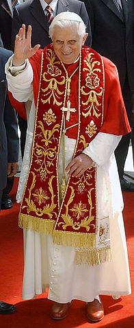 File:BentoXVI-29-10052007.jpg
