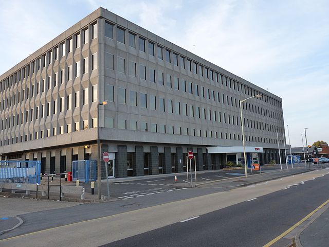 File:TescoHouseCheshunt.jpg