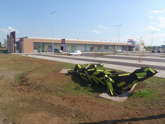 File:Tesco Kőszeg.JPG