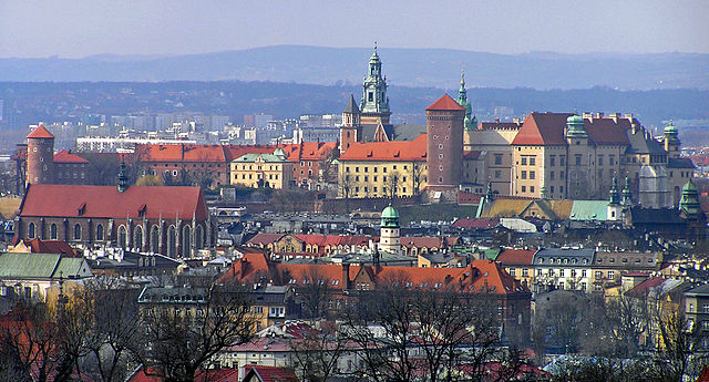 File:Krak&oacute;w - Wawel from Kopiec Krakusa.jpg
