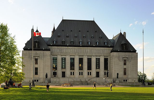 File:Ottawa - ON - Oberster Gerichtshof von Kanada.jpg