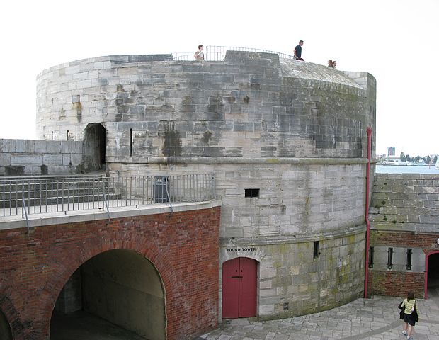 File:Round Tower (Portsmouth)2009.jpg