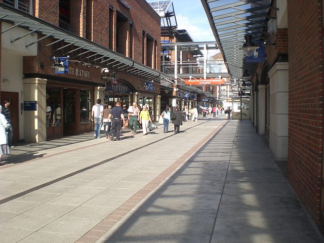 File:Gunwharf Quays Vernon Avenue.JPG