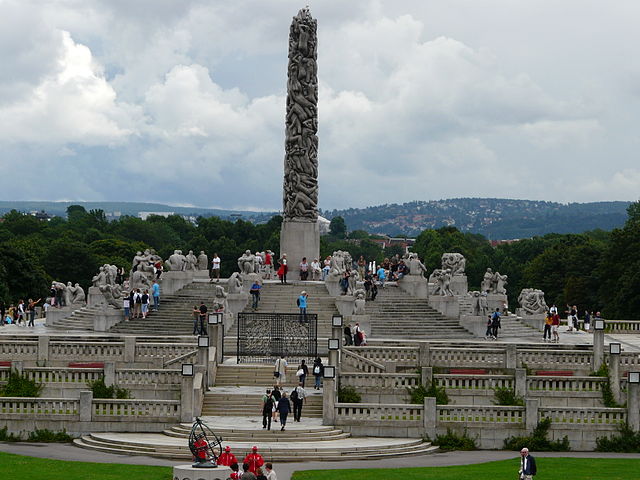 File:P1000042Vigelandpark.JPG
