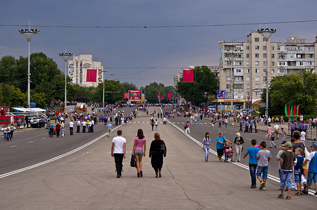File:Площадь Суворова после парада donor.tiras.biz.jpg