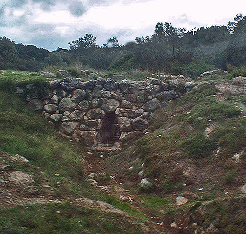 File:Pont mycénien de Kazarma 2.jpg