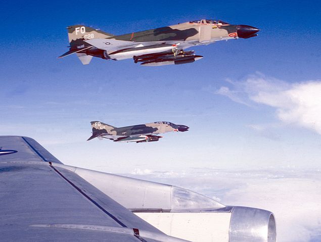 File:F-4Ds 435th TFS over Vietnam.jpg