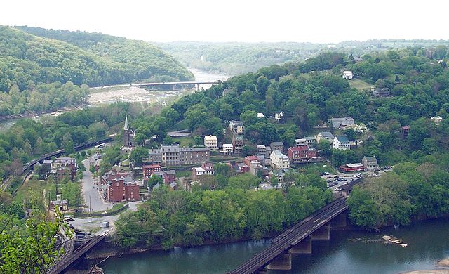 File:Harper's Ferry seen from Maryland side of Potomac River.jpg