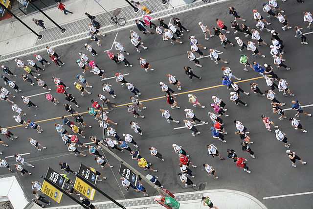 File:10k run Toronto May 2010.jpg