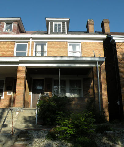 File:WarholaHousePittsburgh.jpg