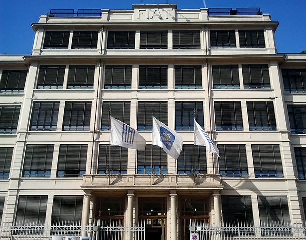 File:LingottoPalazzina4.jpg