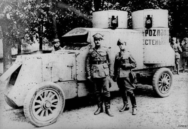 File:Austin-Putilovets &laquo;Poznańczyk&raquo; near Bobruysk, 1920.jpg