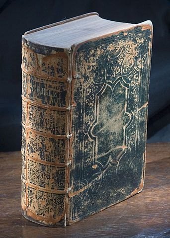 File:Family-bible.jpg