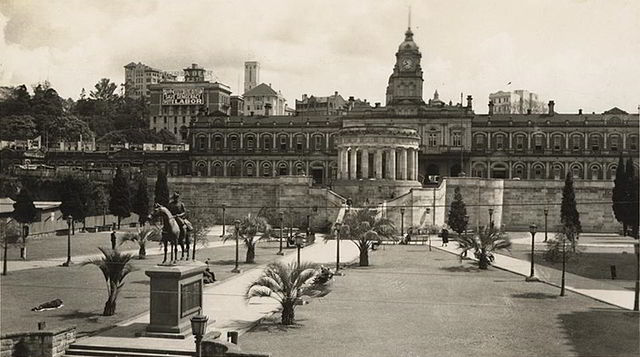 File:ANZAC Square Brisbane.jpg