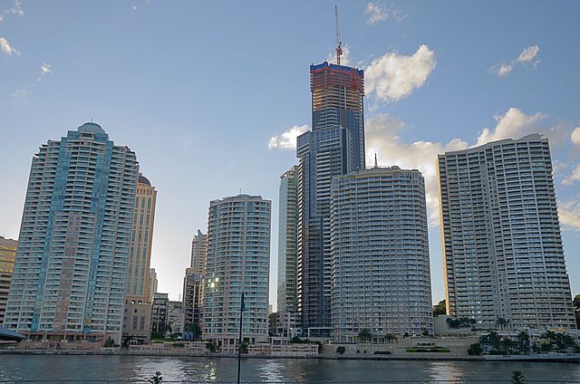 File:Brisbane Residential Buildings.jpg
