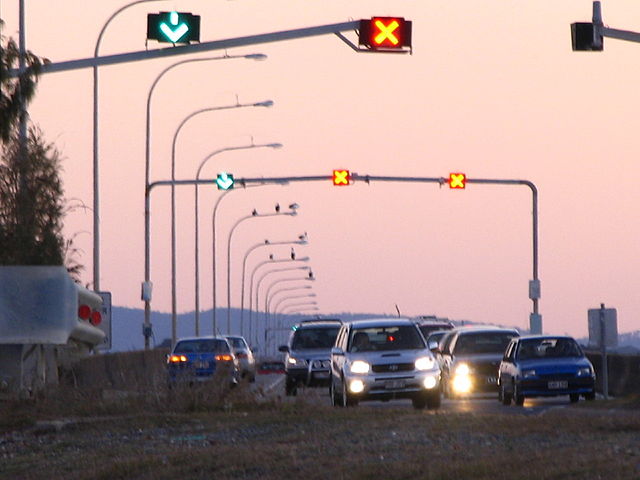 File:HoughtonHighwayEveningPeak.JPG