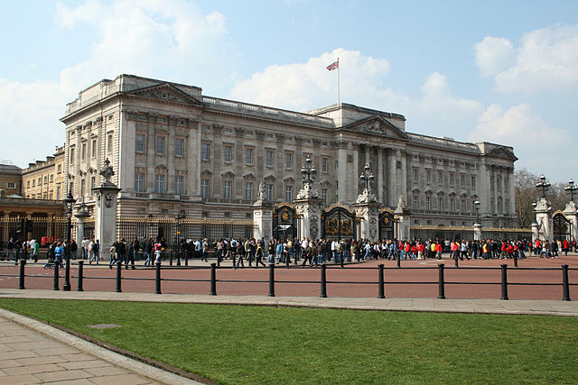 File:Buckingham Palace 2007 2.jpg