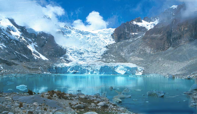 File:Laguna Glaciar Bolivia.png