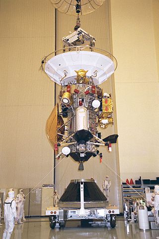File:Cassini-Huygens is installed to the payload adapter.jpg