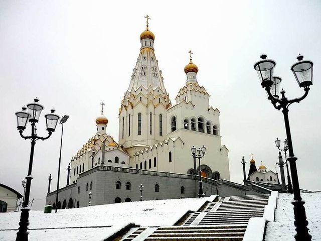 File:Vsekh svyatykh sobor 1998.jpg