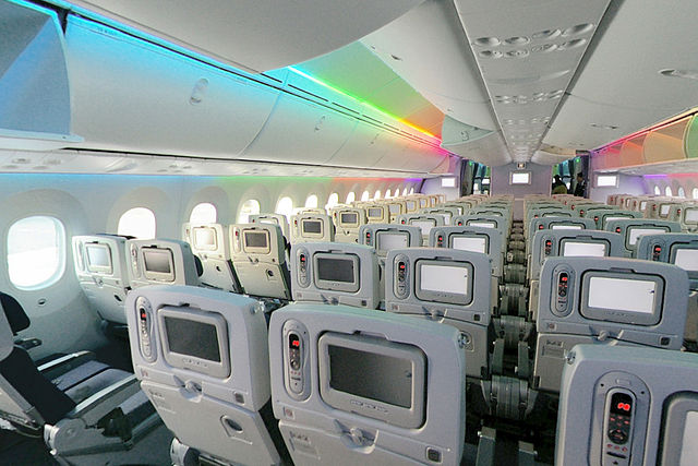 File:ANA Boeing 787-8 Dreamliner cabin LED show.jpg