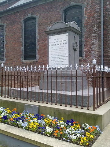 File:Mausol&eacute;e Duhesme 2011.jpg