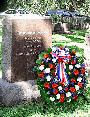File:Lyndon Baines Johnson grave cropped.jpeg