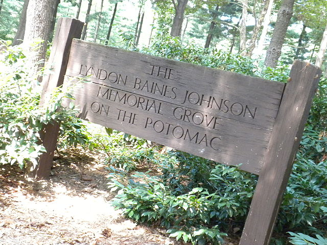 File:Lyndon B Johnson Memorial.jpg