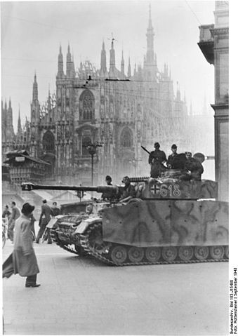 File:Bundesarchiv Bild 183-J15480, Mailand, Besetzung durch SS- Leibstandarte 