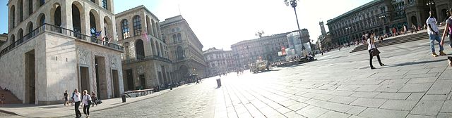 File:MilanoPiazza.JPG
