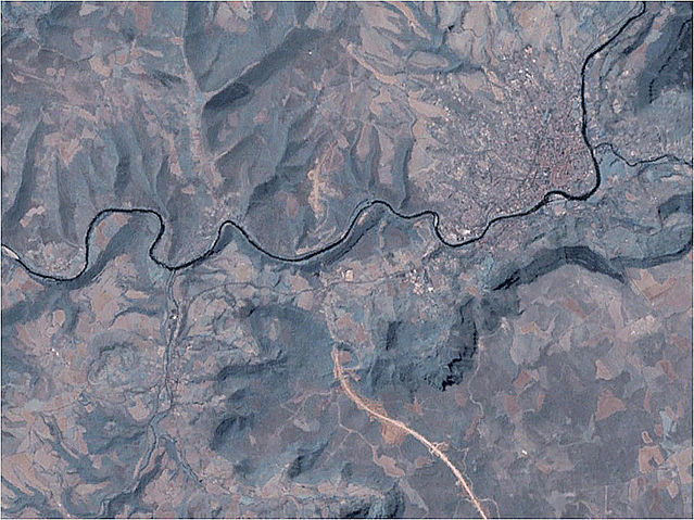 File:Millau trac&eacute;.jpg