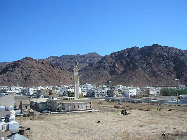 File:Mount Uhud.JPG