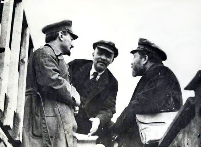 File:5 May 1919-Trotsky Lenin Kamenev.jpg