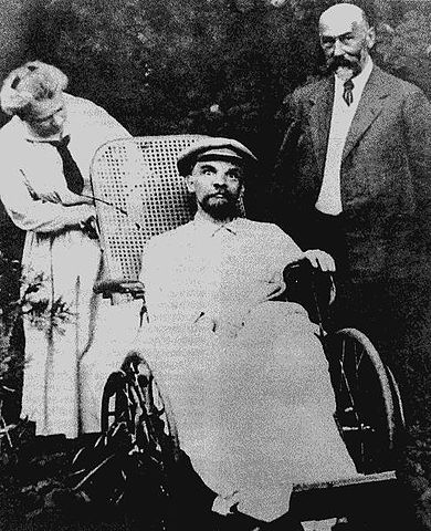 File:Lenin-last-photo.jpg