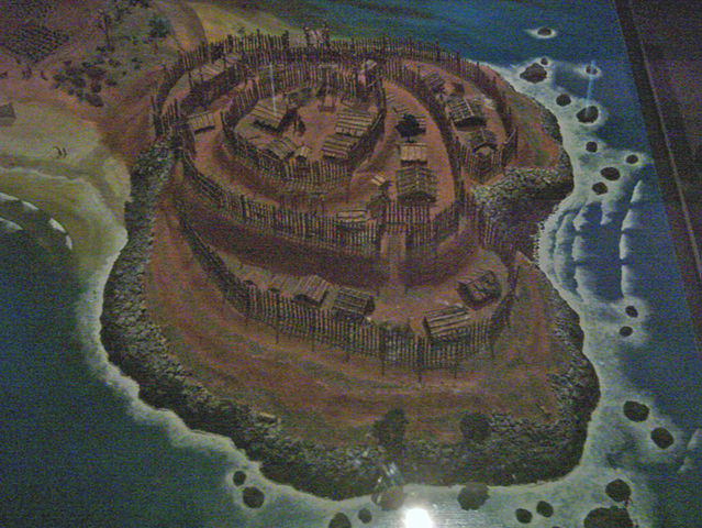 File:Model Of Maori Pa On Headland.jpg