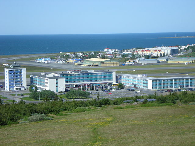 File:HotelLoftleidir.JPG
