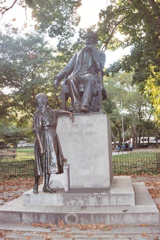 File:Dickens Statue.png