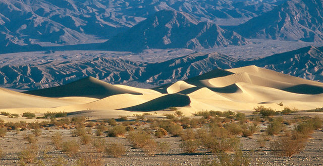 File:Death Valley Mesquite Sand Dunes.jpg