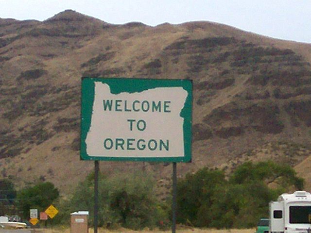 File:Oregon welcome sign.JPG