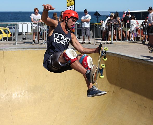 File:1 bowl skate boarding.JPG
