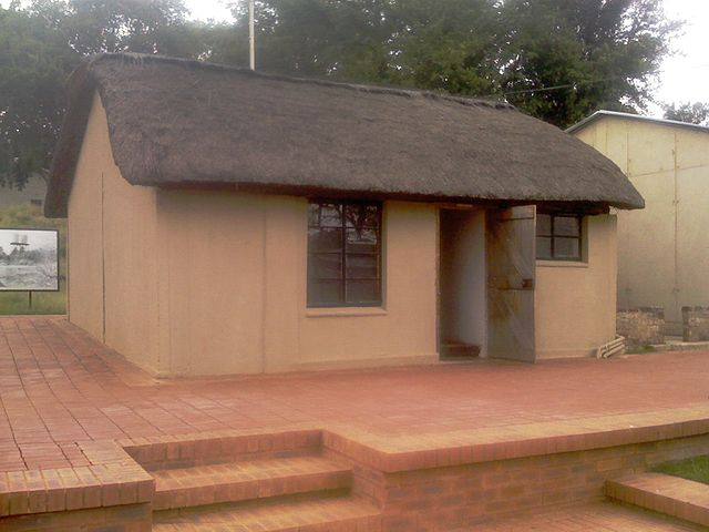 File:Liliesleaf hut1.jpg