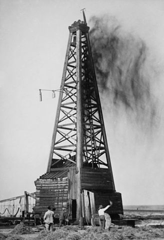 File:Gusher Okemah OK 1922.jpg