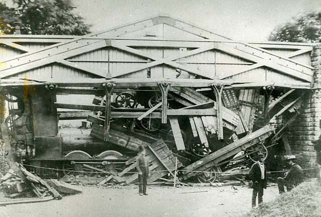 File:Wootton bridge.jpg