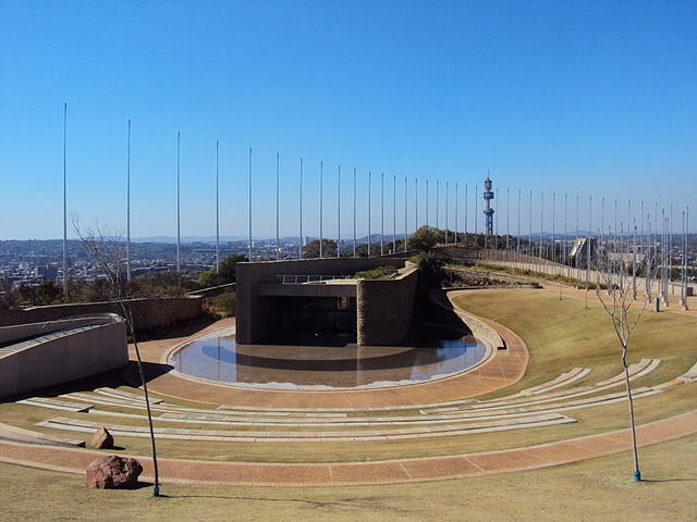 File:Anfiteatro - Freedom Park.jpg