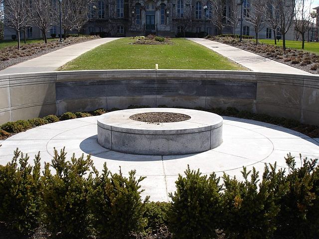 File:Syracuse University Flight 103 Memorial.jpg