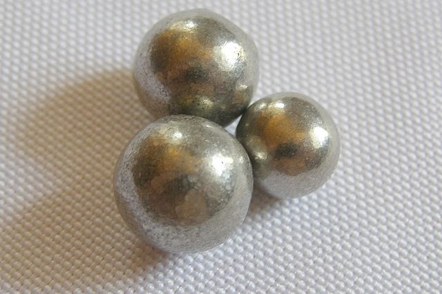 File:Nickel kugeln.jpg