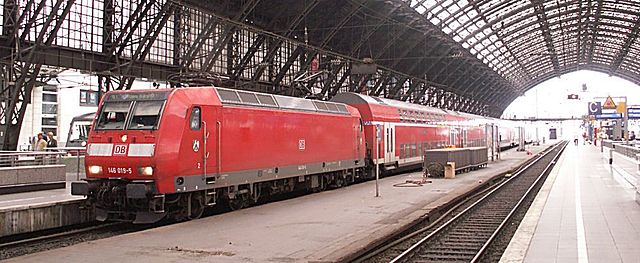 File:Rheinexpressinkoelnhbf.jpg
