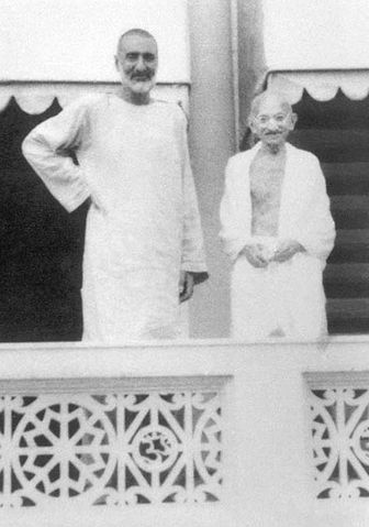 File:Abdul Ghaffar Khan and Gandhi in 1940.jpg