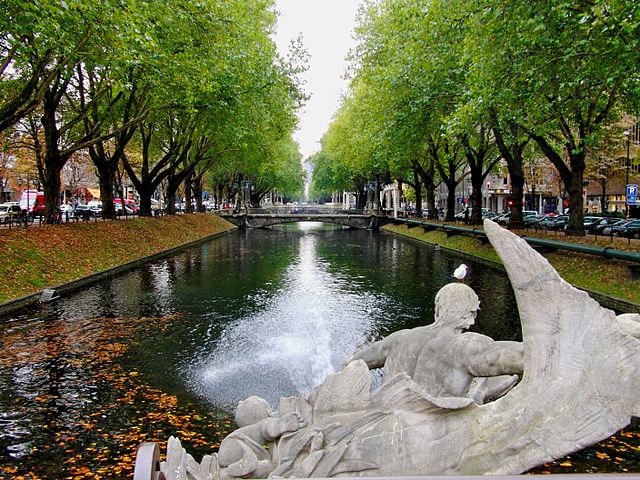 File:D&uuml;sseldorf, K&ouml;nigsallee.jpg