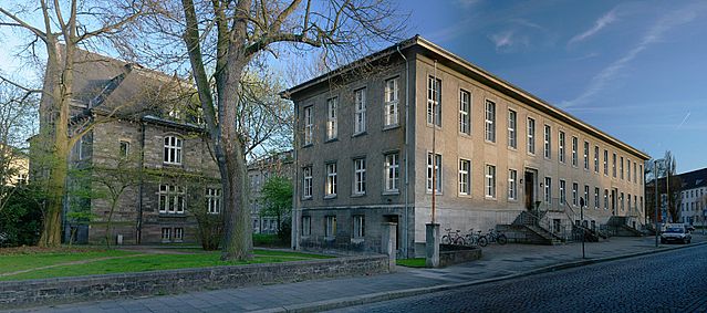 File:Mathematik G&ouml;ttingen.jpg